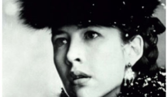 As famílias felizes são todas iguais; mas cada família infeliz é infeliz à sua maneira. A frase inicial do livro <i>Anna Karenina</i>, de Liev Tolstói, já é reveladora. As famílias felizes são todas iguais; mas cada família infeliz é infeliz à sua maneira. A frase inicial do livro <i>Anna Karenina</i>, de Liev Tolstói, já é reveladora.