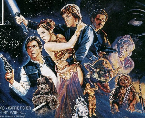 ENREDO - A história de Star Wars se passa em uma galáxia fictícia, habitada por várias criaturas orgânicas e dróides robóticos. O governo está nas mãos da República Galáctica, que depois se torna Império Galáctico. Neste cenário, existe a Força, uma energia onipresente. Quem consegue controla-la, obtém poderes sobrenaturais como telecinese, premonição e controle mental. Os Jedi usam a Força para o bem, enquanto os Sith usam a força para o mal. A história, em ordem cronológica conta a trajetória da transformação do jovem Anakin em Darth Vader; depois há a trajetória de Luke Skywalker contra o Império Galáctico. ENREDO - A história de Star Wars se passa em uma galáxia fictícia, habitada por várias criaturas orgânicas e dróides robóticos. O governo está nas mãos da República Galáctica, que depois se torna Império Galáctico. Neste cenário, existe a Força, uma energia onipresente. Quem consegue controla-la, obtém poderes sobrenaturais como telecinese, premonição e controle mental. Os Jedi usam a Força para o bem, enquanto os Sith usam a força para o mal. A história, em ordem cronológica conta a trajetória da transformação do jovem Anakin em Darth Vader; depois há a trajetória de Luke Skywalker contra o Império Galáctico.