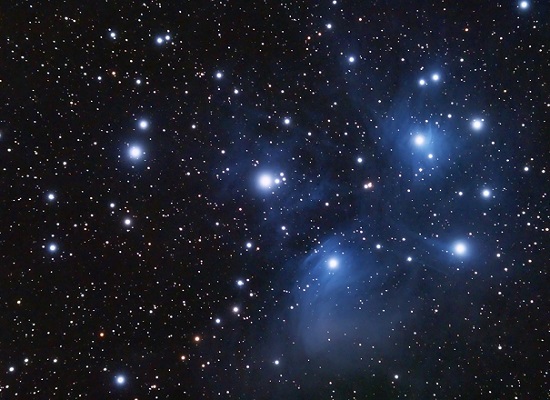 Como o nome indica, a atmosfera das estrelas de carbono contêm mais carbono que oxigênio. As estrelas desse tipo foram descobertas em 1860. Como o nome indica, a atmosfera das estrelas de carbono contêm mais carbono que oxigênio. As estrelas desse tipo foram descobertas em 1860.