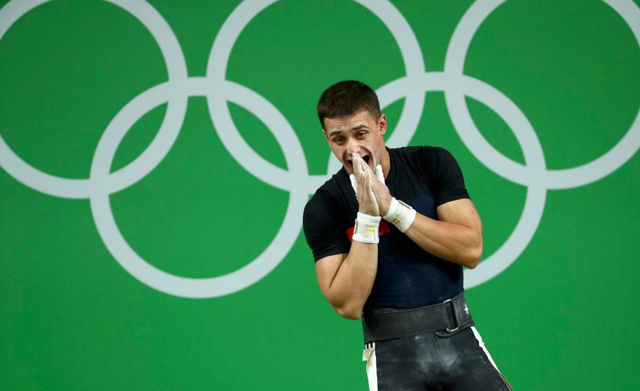 Na disputa masculina de até 68 kg, Serghei Cechir, da Moldávia, mantinha uma disputa acirrada com Won Jeong-Sik, da Coreia do Sul. Os dois levantaram 144 kg e falharam na segunda tentativa. Até que o sul-coreano despontou na liderança ao somar mais 177 kg na pontuação. Serghei, então, colocou um quilo a mais (178 kg). Deu certo, com um ponto a mais, faturou a medalha de ouro.