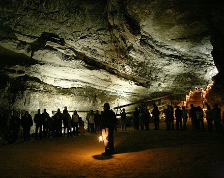 O Parque Nacional de Mammoth Cave, nos Estados Unidos, é conhecido por ser a porta de entrada para a maior rede interligada de cavernas do mundo - são cerca de 600 quilômetros já explorados pelo homem. O Parque Nacional de Mammoth Cave, nos Estados Unidos, é conhecido por ser a porta de entrada para a maior rede interligada de cavernas do mundo - são cerca de 600 quilômetros já explorados pelo homem.