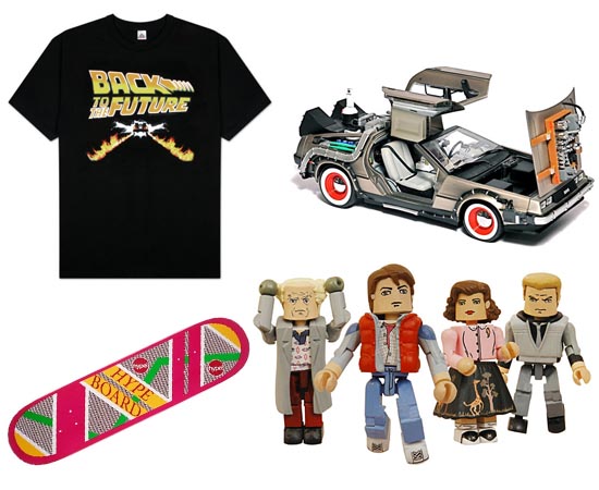 PRODUTOS - Atualmente, existem bonecos de De Volta para o Futuro, camisetas, jogos, brinquedos e até atrações em parques de diversão.