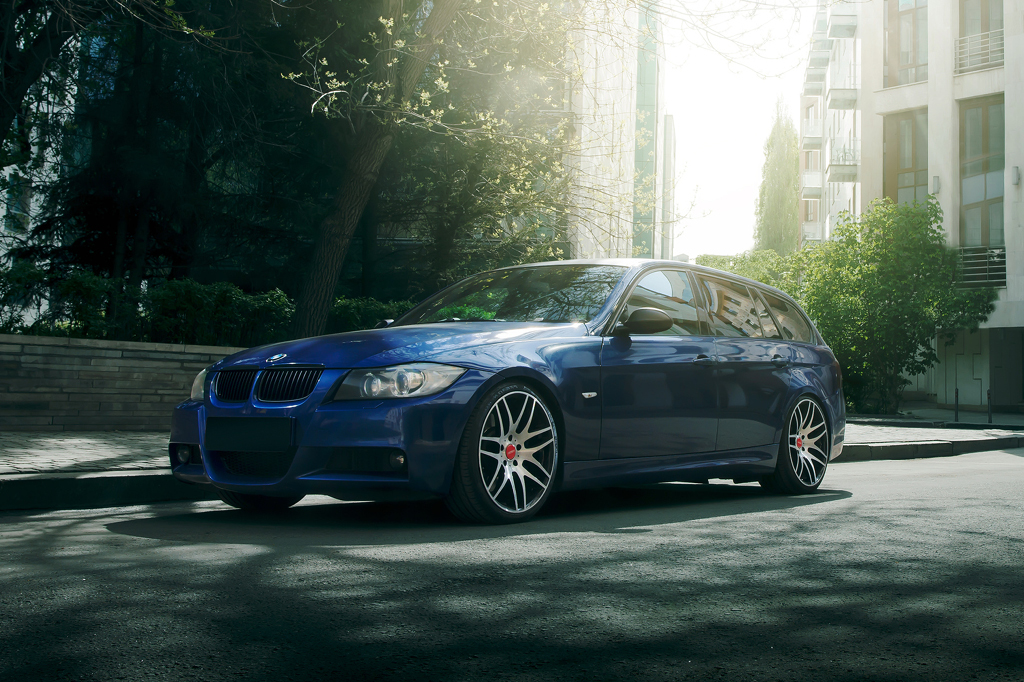 BMW tranca carro roubado à distância – com o ladrão dentro