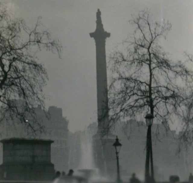nelsons_column_during_the_great_smog_of_1952 nelsons_column_during_the_great_smog_of_1952
