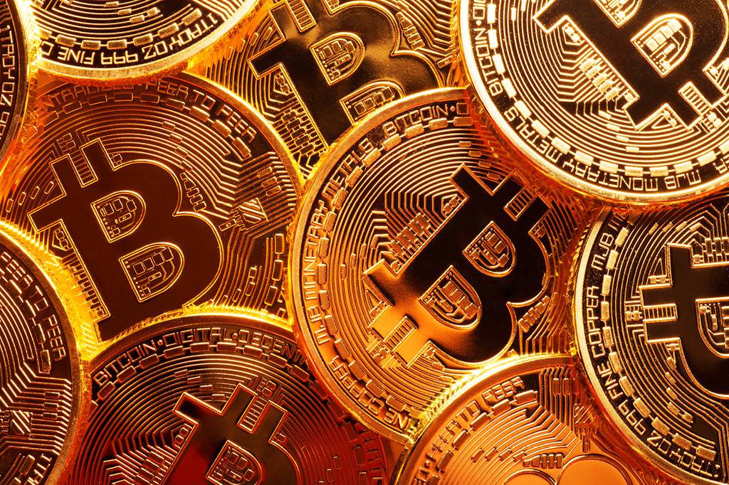 Bitcoin foi a moeda que mais valorizou em 2016