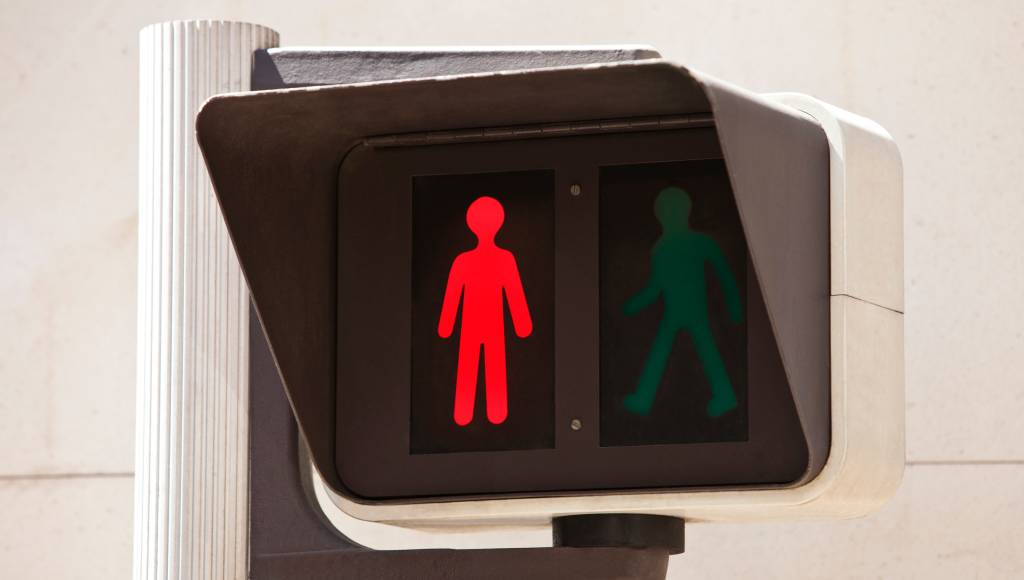 Quase metade dos franceses ignoram o sinal vermelho