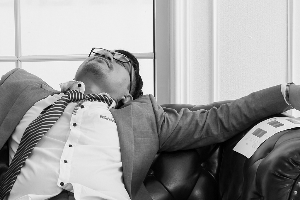 “Meu colega é um imprestável, e meu chefe não enxerga. E agora?”