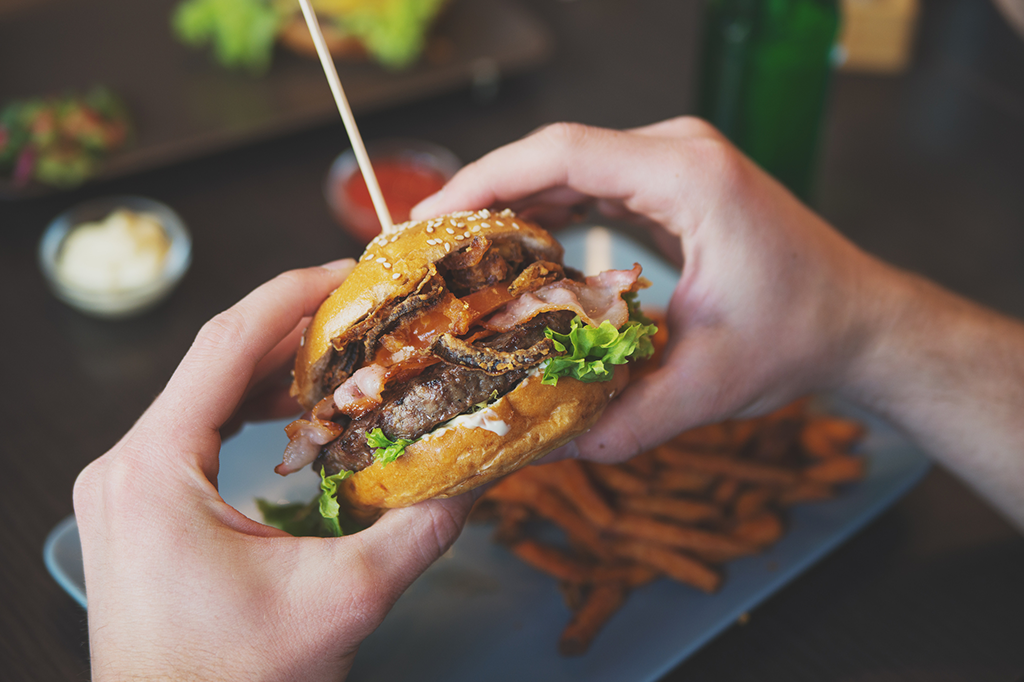 Dar uma paradinha na dieta emagrece mais