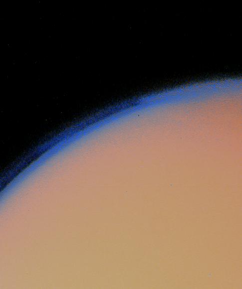 Titan’s_thick_haze_layer-picture_from_voyager1