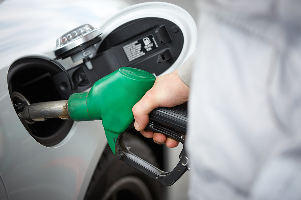 Quanto petróleo é necessário para produzir um litro de gasolina?