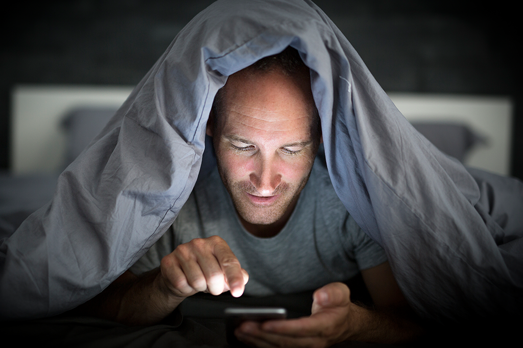 Usar demais o Facebook afeta a sua percepção do tempo