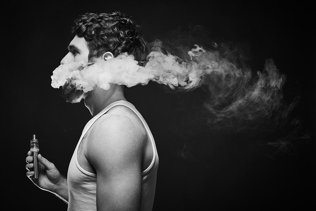 Cigarro eletrônico pode levar a vício em cigarro real, diz estudo