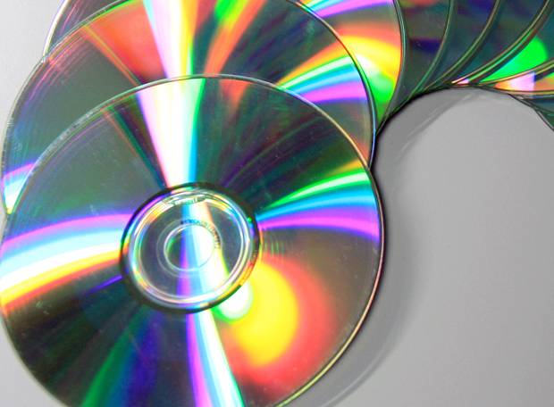Qual foi a primeira música gravada em CD?