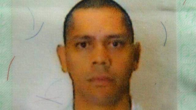 Noivo tropeça com taça no bolso e morre em festa de casamento