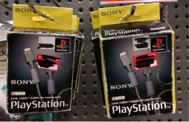 Cabos de PS1 aparecem em liquidação de eletrônicos na Austrália