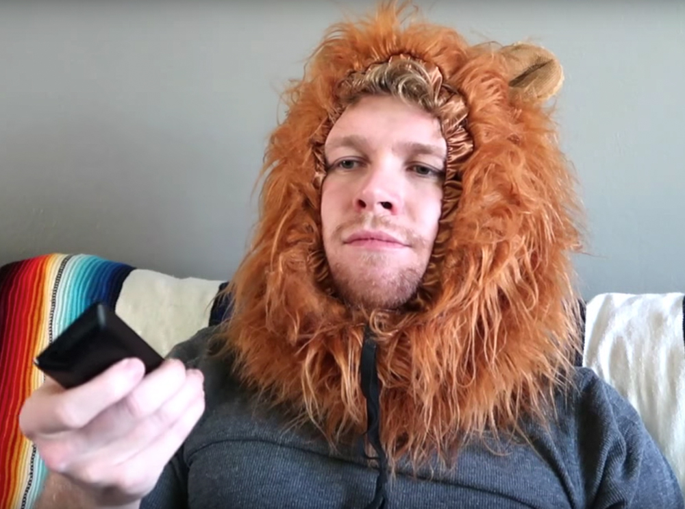 Esta propaganda de juba de leão explica como comerciais funcionam