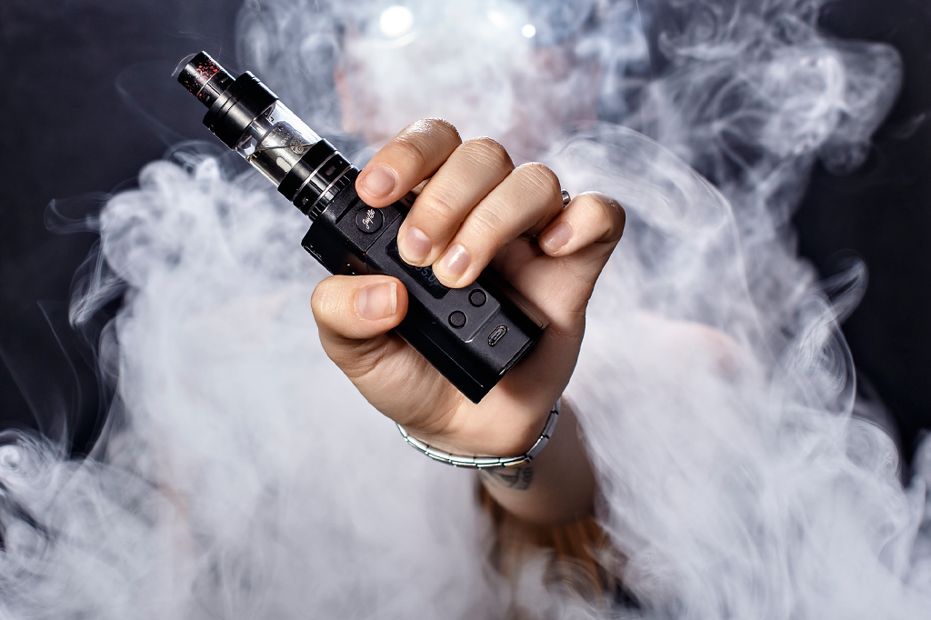 Vapor do cigarro eletrônico prejudica células do pulmão