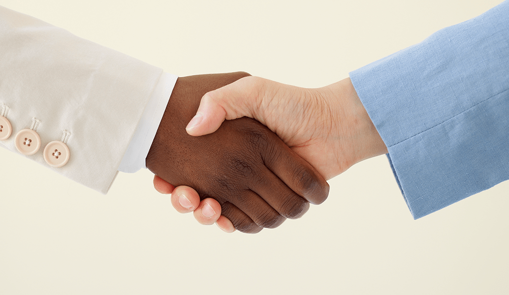 Aperto de mão pode transmitir seu DNA para objetos que você nunca tocou