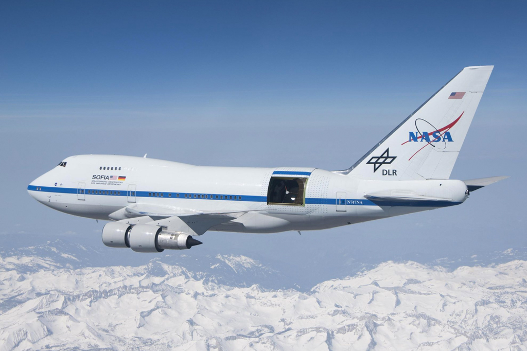 NASA encontra &aacute;gua no lado iluminado da Lua pela primeira vez