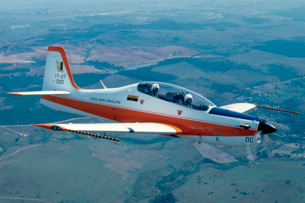 SI_Futuro_Aviacao_Cap8_2 <strong>Embraer Tucano: modelo foi o primeiro avião militar 100% produzido no Brasil, em 1980.</strong>