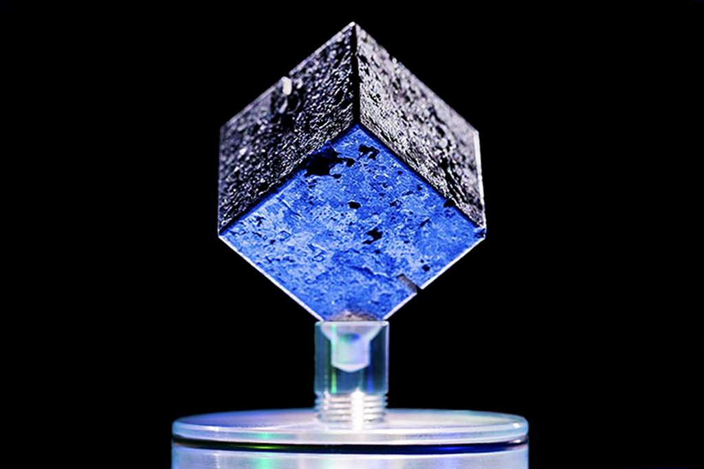Um dos "cubos de Heisenberg" recuperado do programa nuclear nazista.