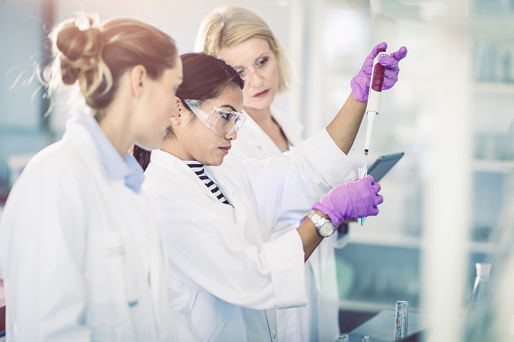 Estudo comprova: mulheres são menos creditadas na ciência do que homens