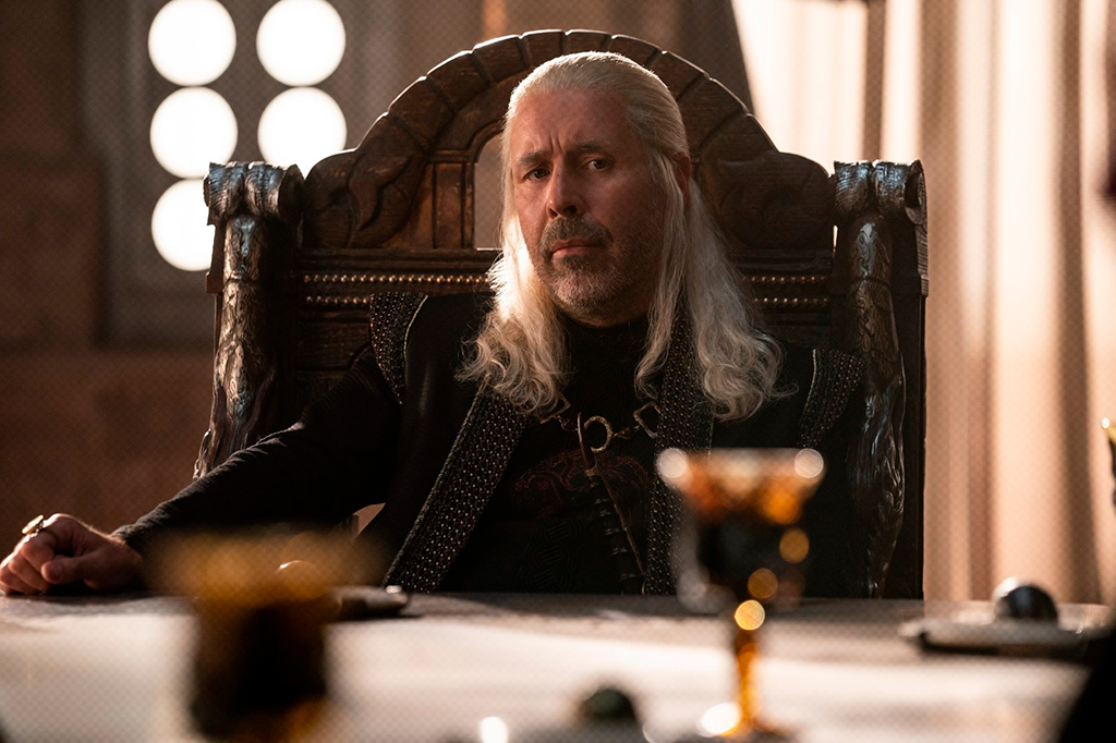 SI_Targaryen_site1 Imagem promocional de personagem Viserys Targaryen I.