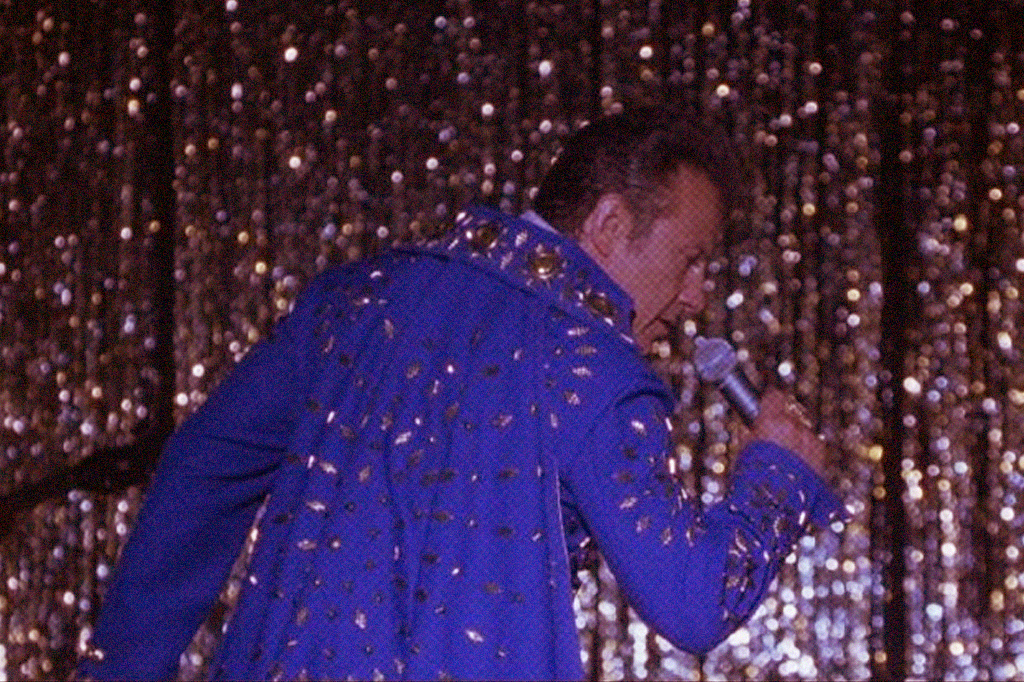 SI_441_ABREPLAYLIST_harvey-keitel Cena do filme Um Estranho Chamado Elvis (1998).