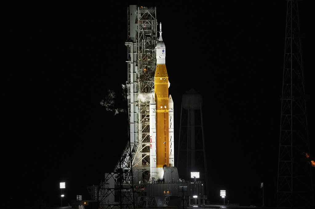 Foto do foguete SLS da NASA.
