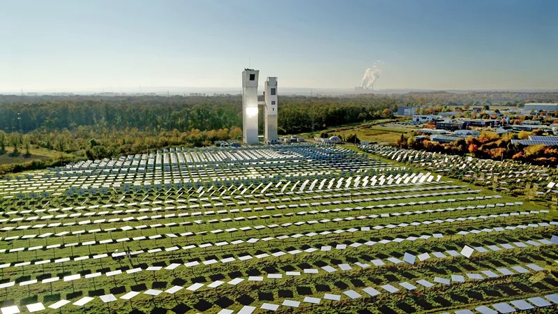 Usina vai transformar CO2 e luz solar em combustível para aviões