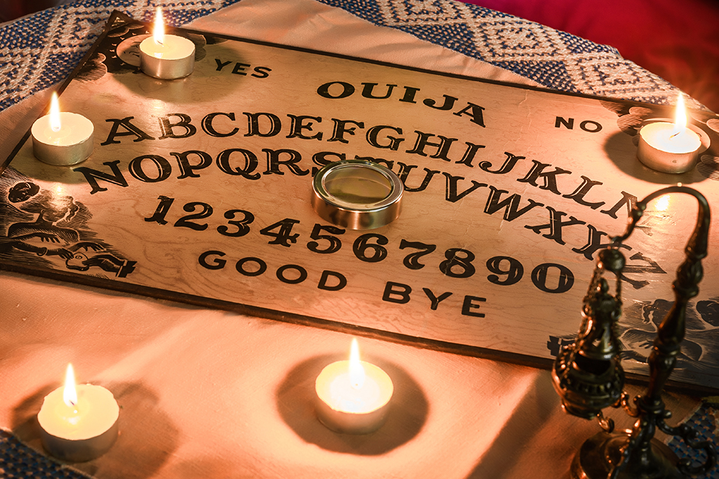 Tabuleiro Ouija.