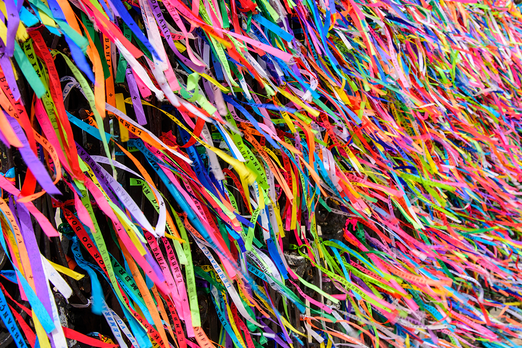 Fitinhas do Bonfim ao vento.