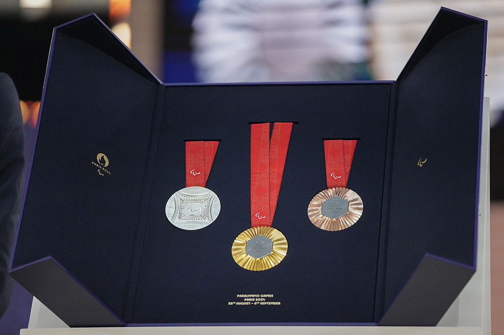 As medalhas da Olimpíada de Paris terão pedaços da Torre Eiffel