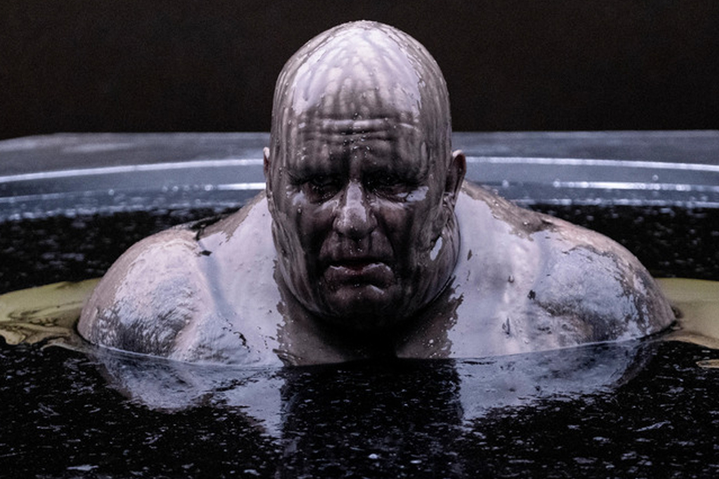 0503-barao-vladimir-duna Stellan Skarsgård intepretando Barao Vladimir Harkonnen em Duna: Parte 2 (2024).