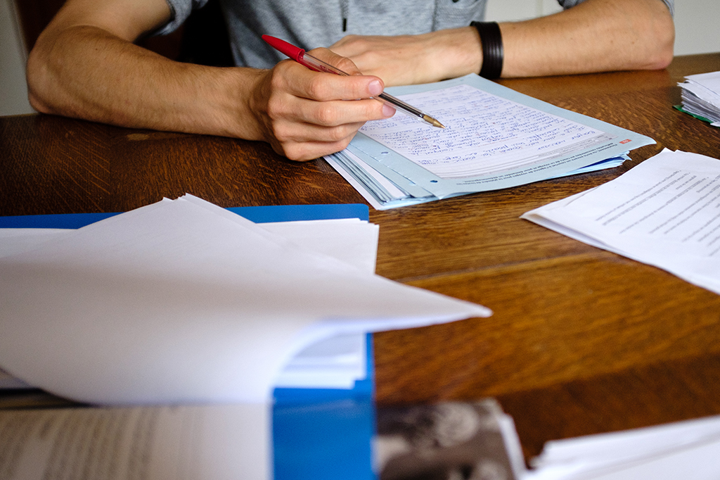 As últimas provas corrigidas recebem notas menores – e é culpa do cansaço do professor