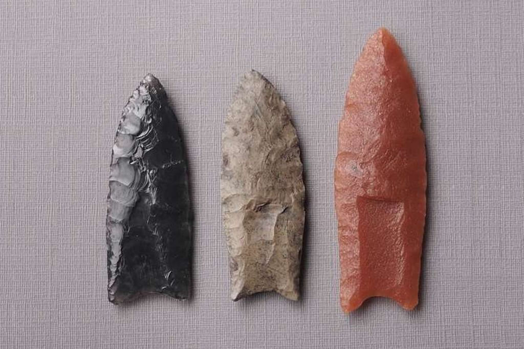 Caçadores pré-históricos fincavam lanças no chão e deixavam animais se espetarem