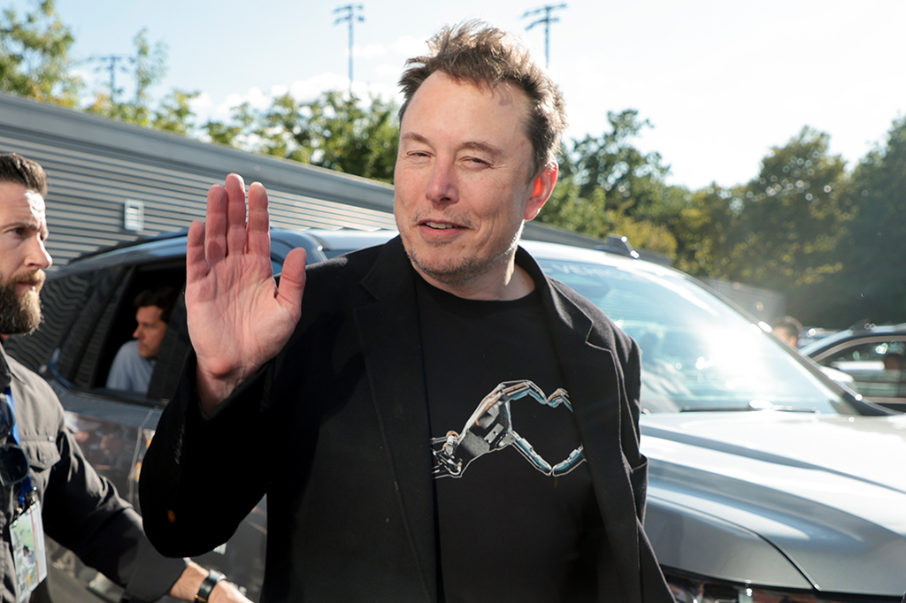 Elon Musk pode se tornar primeiro trilionário do mundo até 2027, diz pesquisa