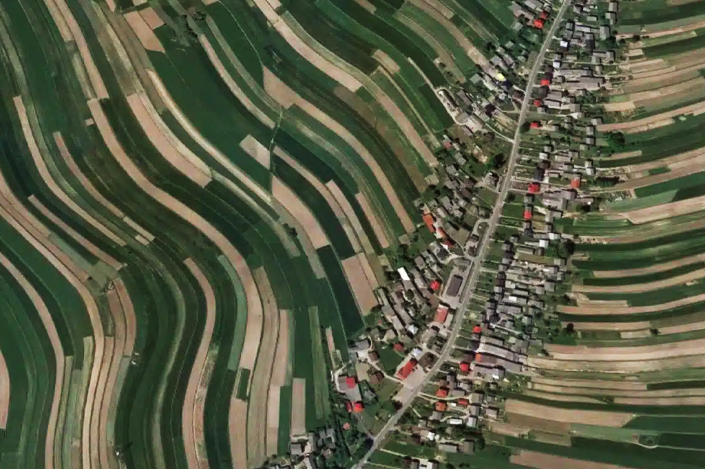 A cidade em que todos os 6 mil moradores moram na mesma rua