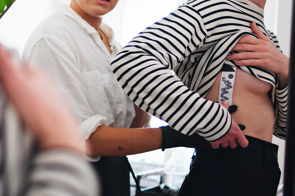 Na costela dói mais? Tatuadora responde todas as suas dúvidas