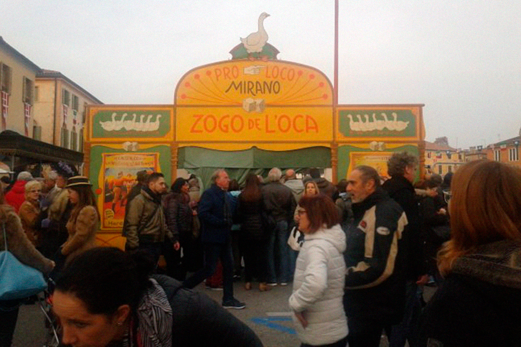 Todo ano, esta cidade italiana se transforma em um grande jogo de tabuleiro