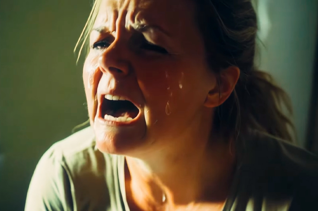 Imagem gerada por IA de uma mulher chorando.