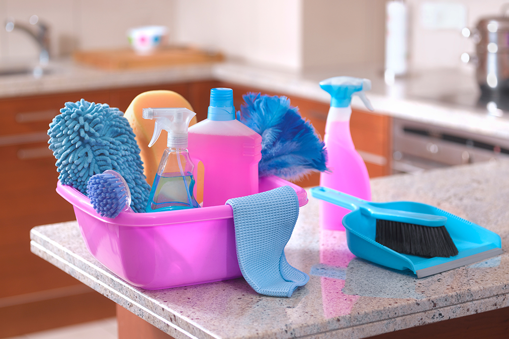 Casa extremamente limpa pode ser prejudicial à saúde? Entenda