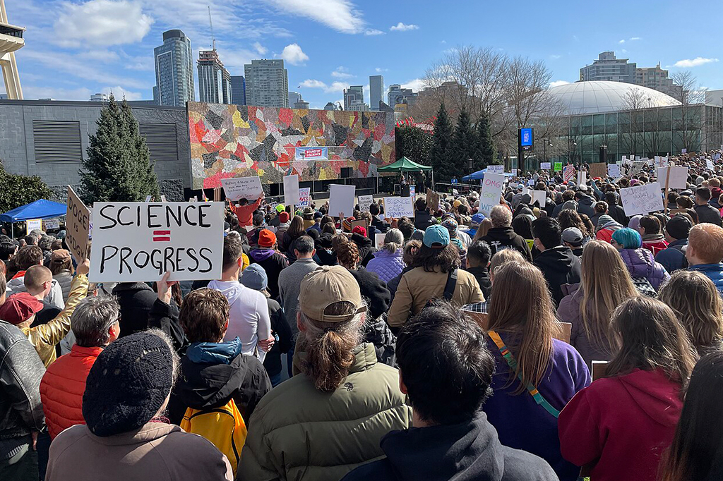 Em carta aberta, cientistas americanos acusam Trump de iniciar “guerra contra a ciência”