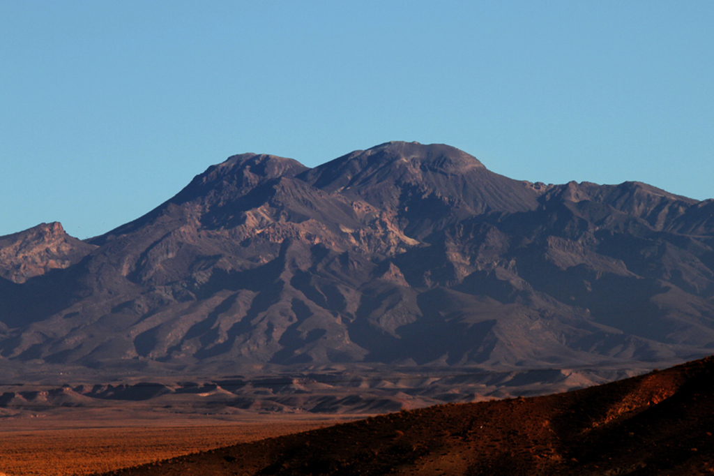 Vulcão tido como extinto há 700 mil anos dá sinais de atividade, alerta estudo