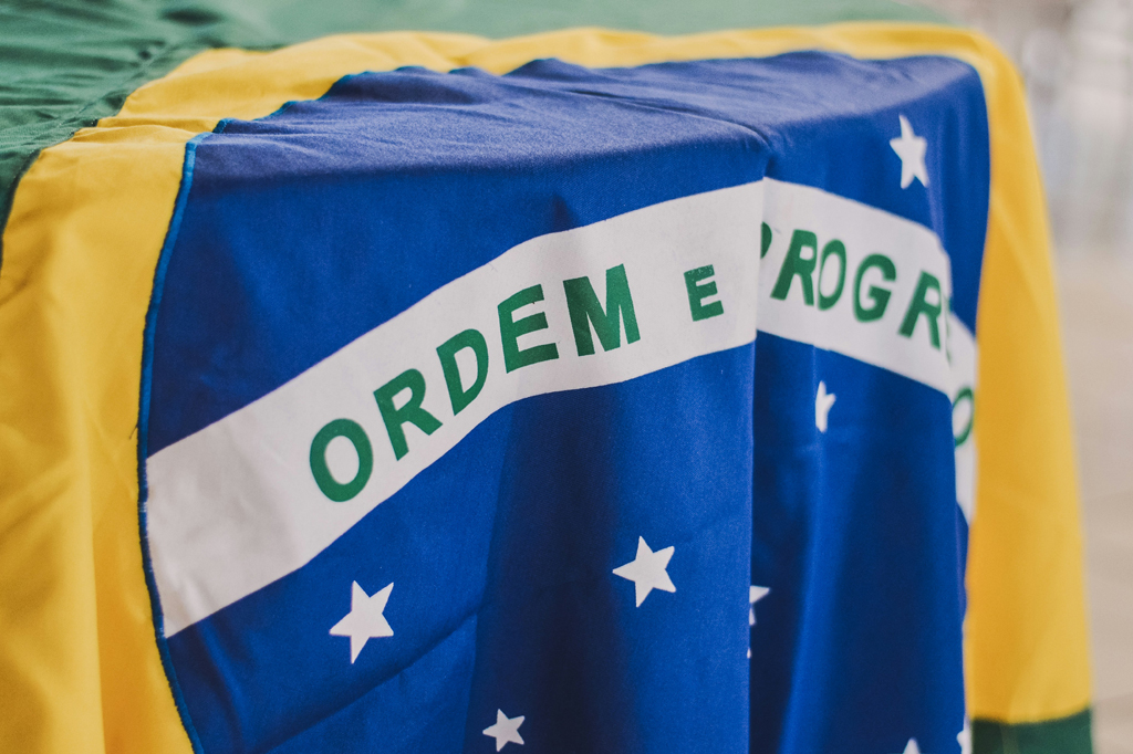 Se um novo estado fosse criado, onde ficaria sua estrela na bandeira do Brasil?