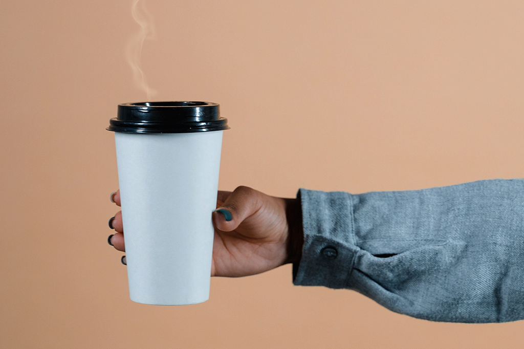 Quem bebe café tem mais músculos, menos gordura e diferenças hormonais, sugere estudo